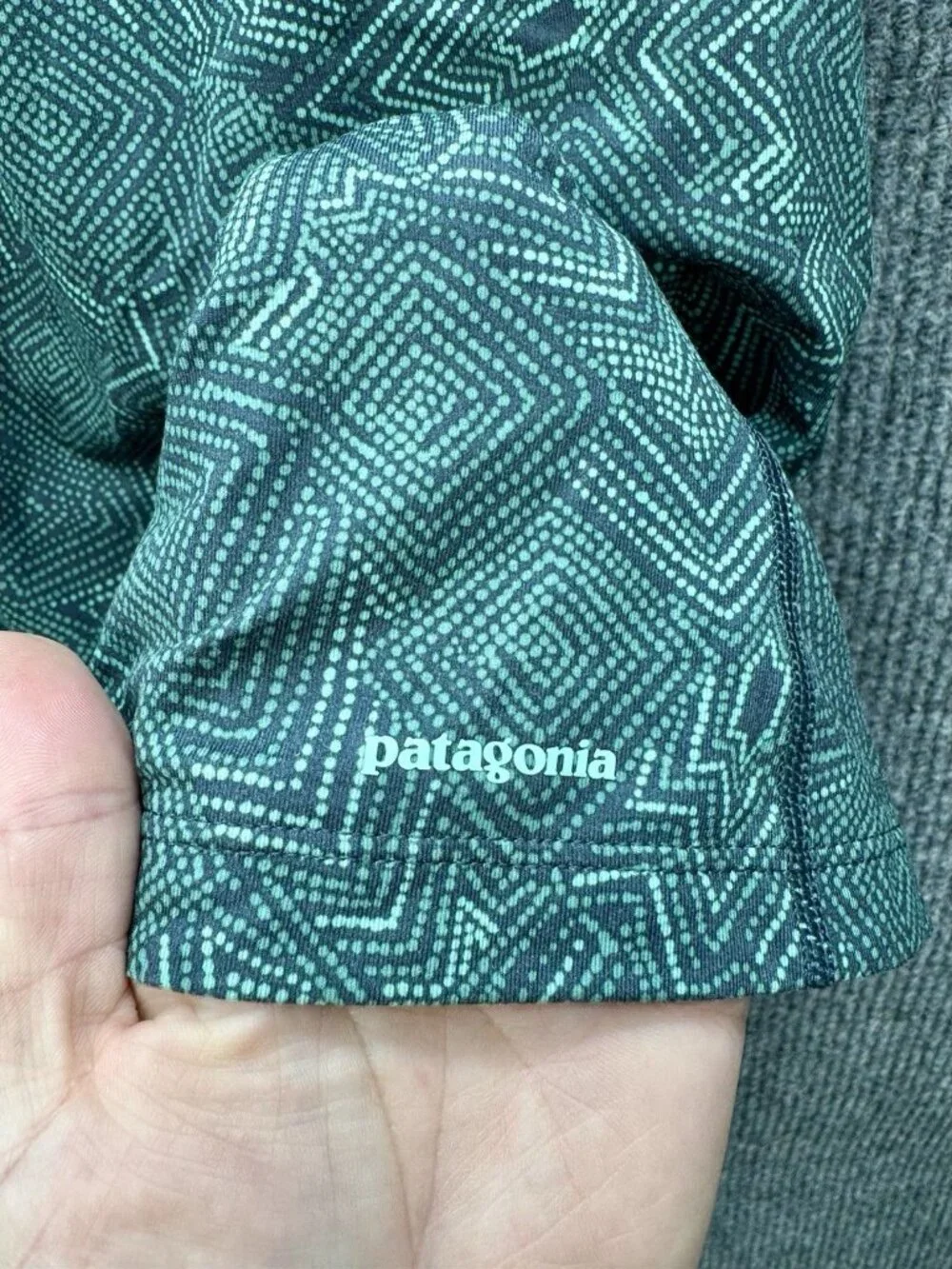 Patagonia Cross Beta Tank Top Womens XL Slim Fit Teal Green Shelf Bra Yoga 23490 - Picture 2 of 10